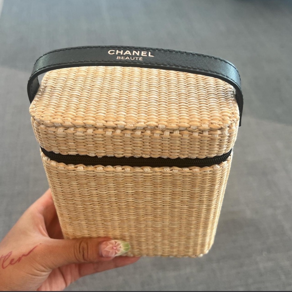 CHANEL Straw Cosmetic Case in Natural and Black